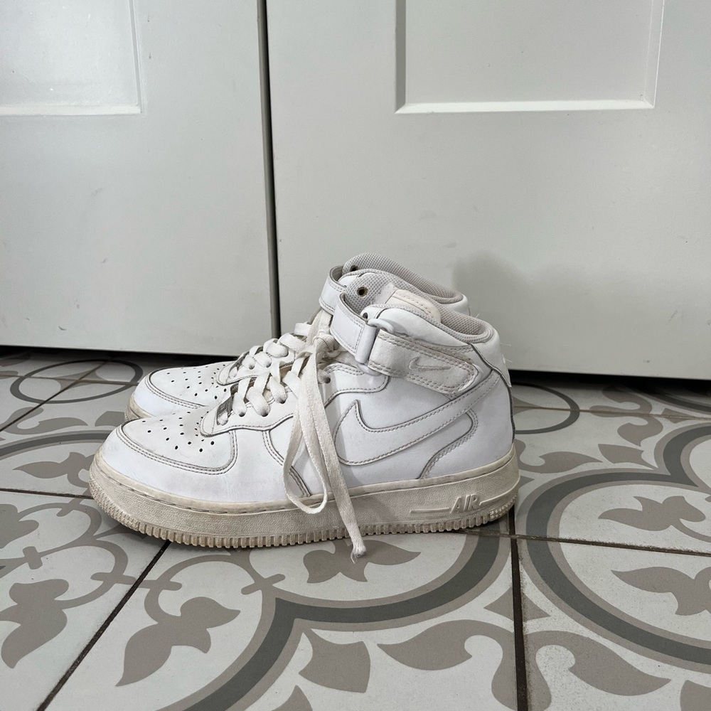 Boys Nike Air high top shoes